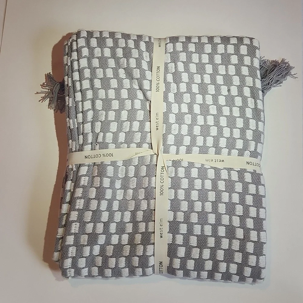 West Elm Loose stitch woven throw handcrafted 100% cotton Throw 50”x60”